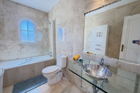 Продажа таухауса в Аликанте, Испания 2 спальни, 100м2 №189529 - фото 17