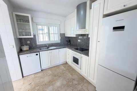Продажа таухауса в Аликанте, Испания 2 спальни, 100м2 №189529 - фото 10