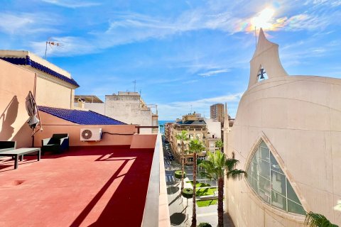 Apartment for sale in Torrevieja, Alicante, Spain 3 bedrooms, 145 sq.m. No. 140434 - photo 1