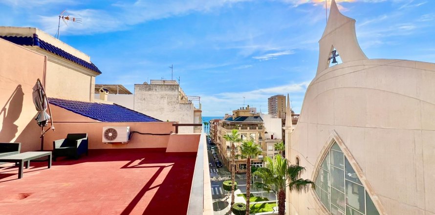Apartment in Torrevieja, Alicante, Spain 3 bedrooms, 145 sq.m. No. 140434