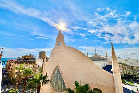 Apartment à vendre à Torrevieja, Alicante, Espagne, 3 chambres, 145 m2 No. 140434 - photo 1