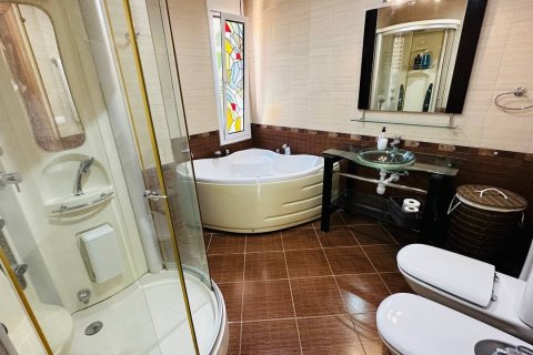 Talo myytävänä Lloret de Mar, Girona, Espanja, 7 makuuhuonetta,  No. 140438 - kuva 23