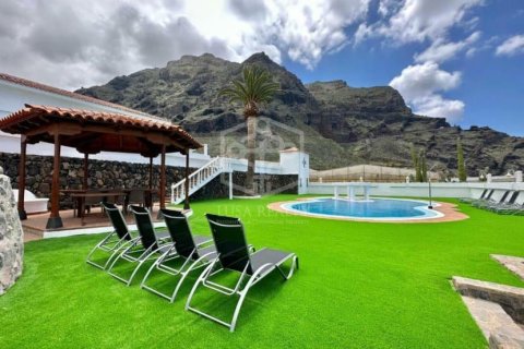 Villa for sale in Buenavista del Norte, Tenerife, Spain 8 bedrooms, 1300 sq.m. No. 148791 - photo 30
