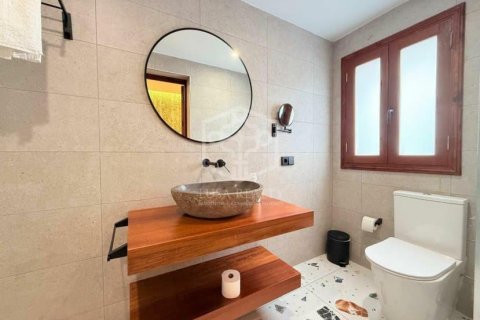 Villa for sale in Buenavista del Norte, Tenerife, Spain 8 bedrooms, 1300 sq.m. No. 148791 - photo 26