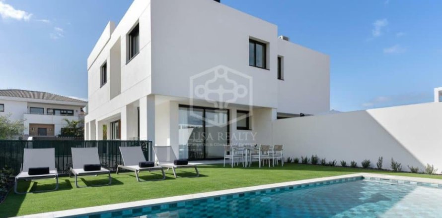 Townhouse in Santa Ursula, Tenerife, Spain 3 bedrooms, 214 sq.m. No. 148794