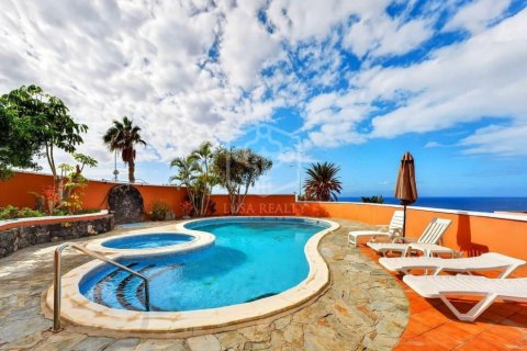 Villa for sale in Adeje, Tenerife, Spain 5 bedrooms, 455 sq.m. No. 148792 - photo 9
