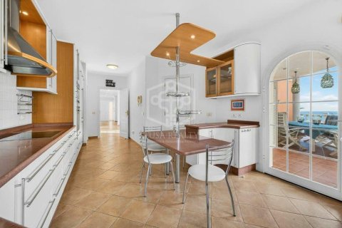 Villa for sale in Adeje, Tenerife, Spain 5 bedrooms, 455 sq.m. No. 148792 - photo 16