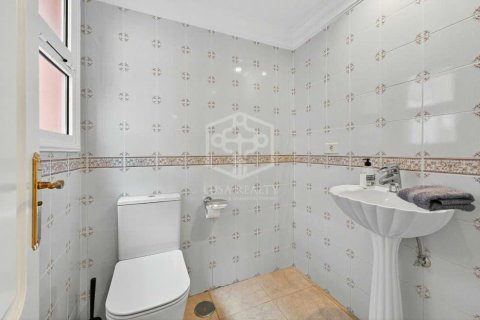 Villa for sale in Adeje, Tenerife, Spain 5 bedrooms, 455 sq.m. No. 148792 - photo 20