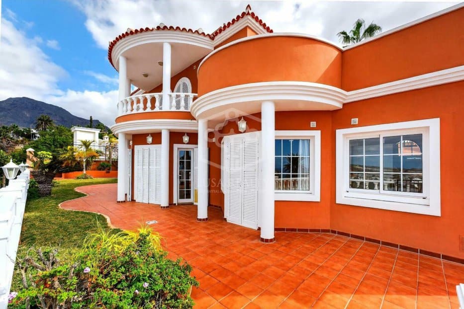 Villa en Adeje, Tenerife, España 5 dormitorios, 455 m2 No. 148792