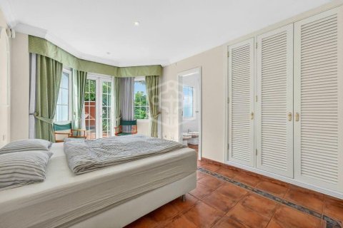 Villa for sale in Adeje, Tenerife, Spain 5 bedrooms, 455 sq.m. No. 148792 - photo 19