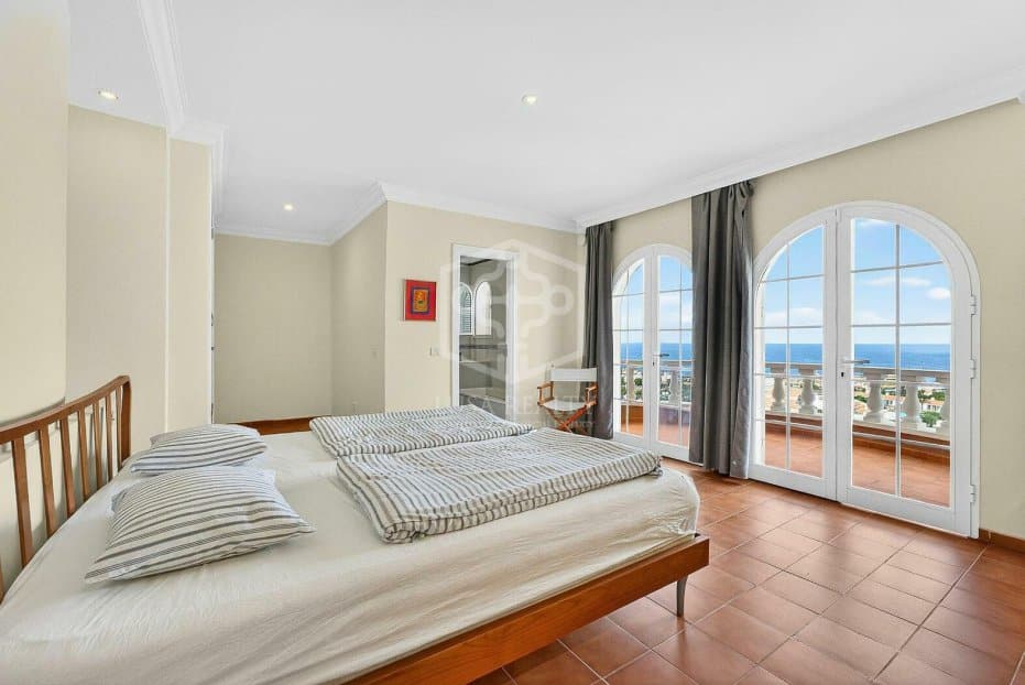 Villa en Adeje, Tenerife, España 5 dormitorios, 455 m2 No. 148792