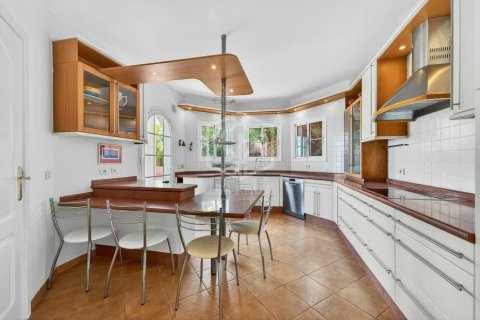 Villa for sale in Adeje, Tenerife, Spain 5 bedrooms, 455 sq.m. No. 148792 - photo 15