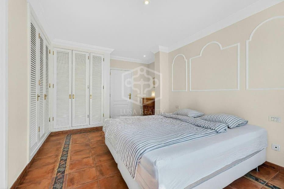 Villa en Adeje, Tenerife, España 5 dormitorios, 455 m2 No. 148792