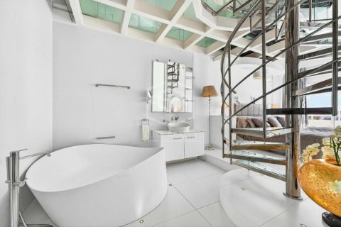 Apartment for sale in Adeje, Tenerife, Spain 1 bedroom, 182 sq.m. No. 148793 - photo 15