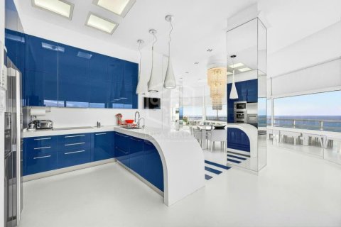 Apartment for sale in Adeje, Tenerife, Spain 1 bedroom, 182 sq.m. No. 148793 - photo 8