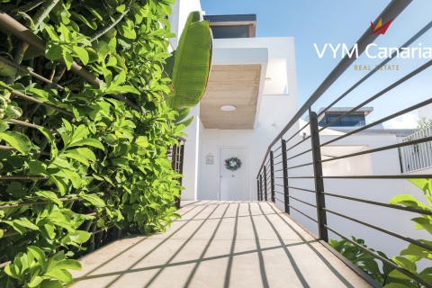 Villa for sale in Adeje, Tenerife, Spain 5 bedrooms, 230 sq.m. No. 172004 - photo 5