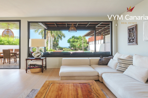 Villa for sale in Adeje, Tenerife, Spain 5 bedrooms, 230 sq.m. No. 172004 - photo 9