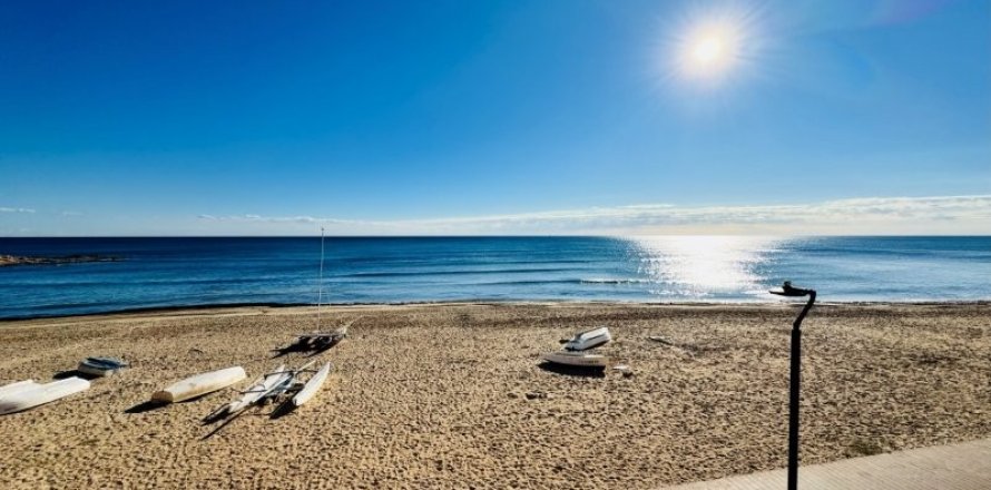 Apartment à La Mata, Alicante, Espagne 2 chambres, 65 m2 No. 144603