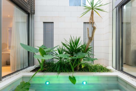 Villa for sale in Sol De Mallorca, Mallorca, Spain 5 bedrooms, 727 sq.m. No. 144599 - photo 18