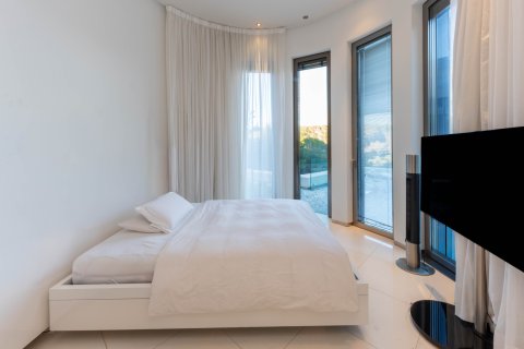 Villa for sale in Sol De Mallorca, Mallorca, Spain 5 bedrooms, 727 sq.m. No. 144599 - photo 20