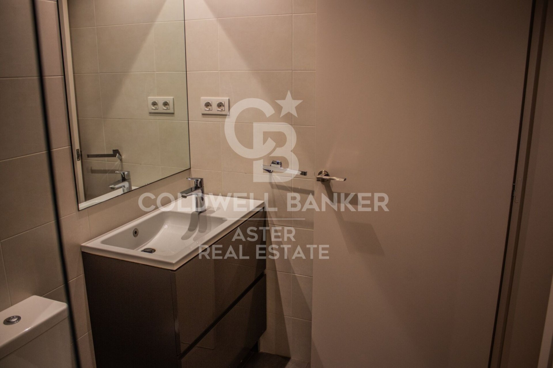 Triplex in Barcelona, Spain 1 bedroom, 69 sq.m. No. 178971