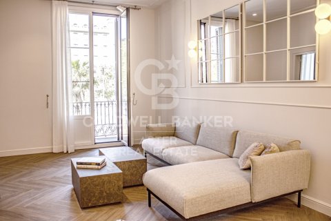 Kolmio myytävänä Barcelona, Espanja, 2 makuuhuonetta, 118 m2 No. 178975 - kuva 2