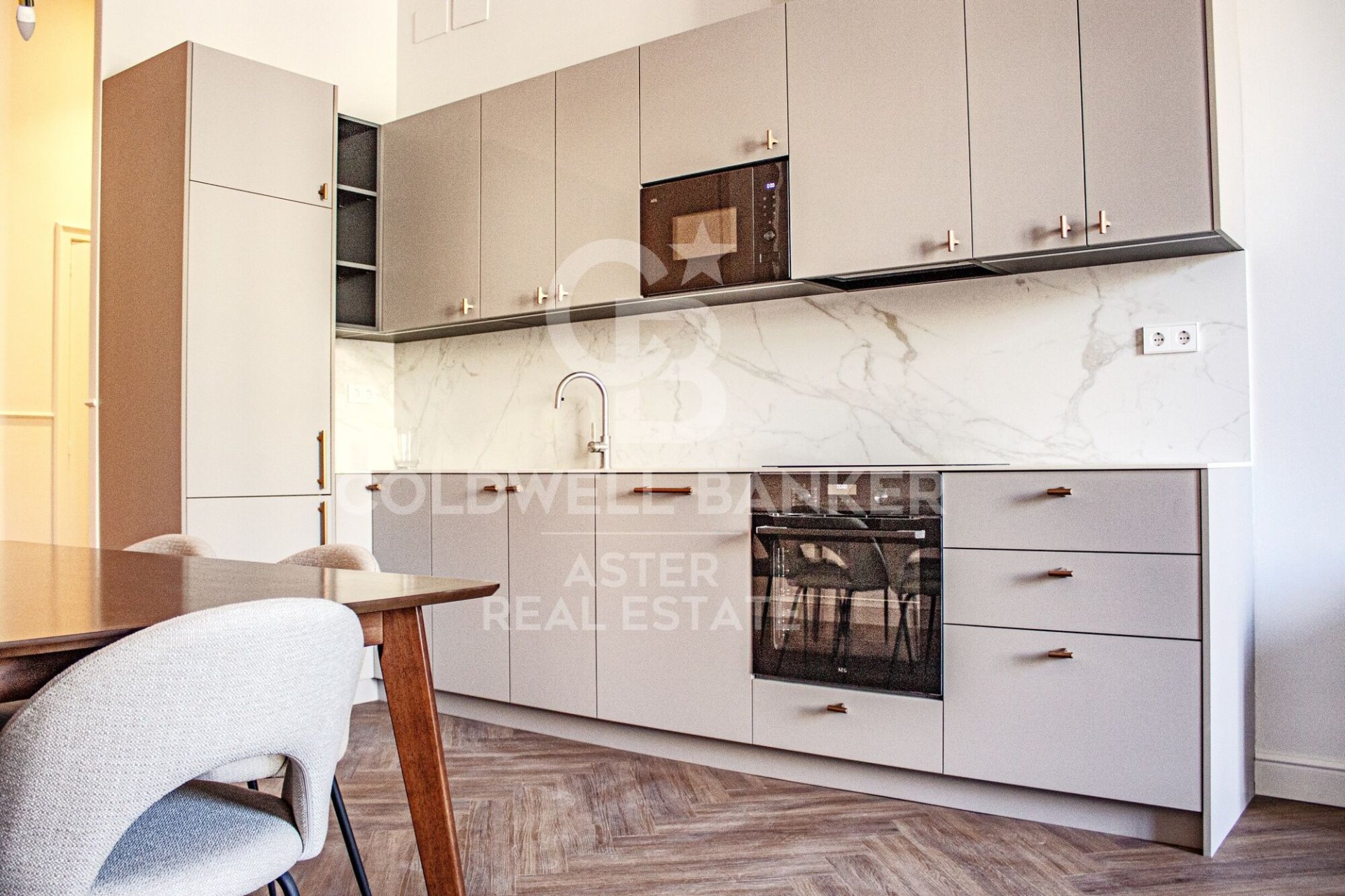 Triplex à Barcelona, Espagne 2 chambres, 118 m2 No. 178975