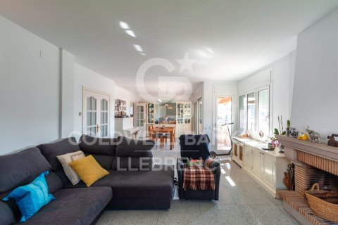 House à vendre à Sant Just Desvern, Barcelona, Espagne, 6 chambres, 351 m2 No. 178977 - photo 7