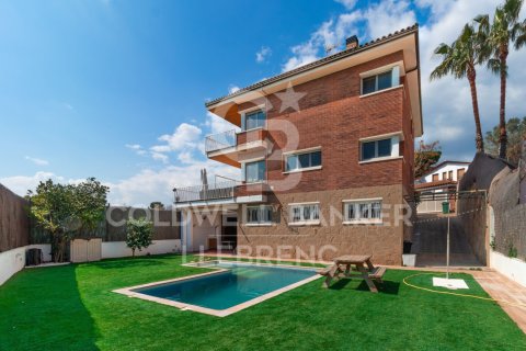 House à Sant Just Desvern, Barcelona, Espagne 6 chambres, 351 m2 No. 178977