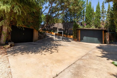 Villa for sale in Sant Andreu de Llavaneres, Barcelona, Spain 5 bedrooms, 344 sq.m. No. 150259 - photo 6