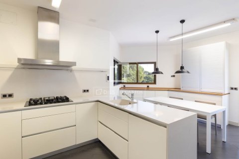 Villa for sale in Sant Andreu de Llavaneres, Barcelona, Spain 5 bedrooms, 344 sq.m. No. 150259 - photo 12