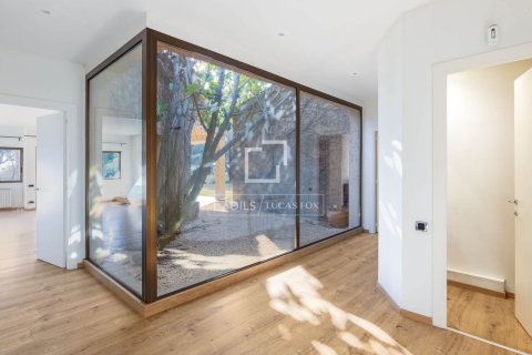 Villa for sale in Sant Andreu de Llavaneres, Barcelona, Spain 5 bedrooms, 344 sq.m. No. 150259 - photo 15