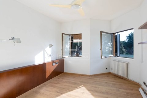 Villa for sale in Sant Andreu de Llavaneres, Barcelona, Spain 5 bedrooms, 344 sq.m. No. 150259 - photo 22