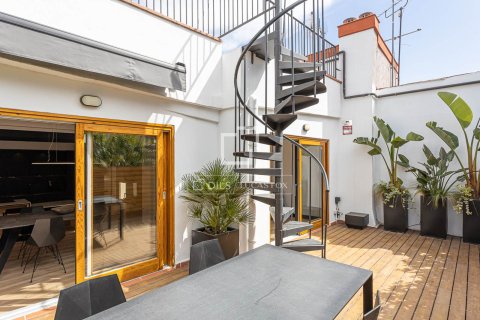 Ático en Barcelona, España 2 dormitorios, 75 m2 No. 150263