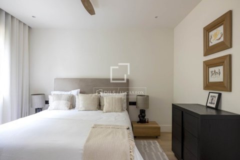 Villa for sale in Barcelona, Spain 5 bedrooms, 580 sq.m. No. 150261 - photo 30