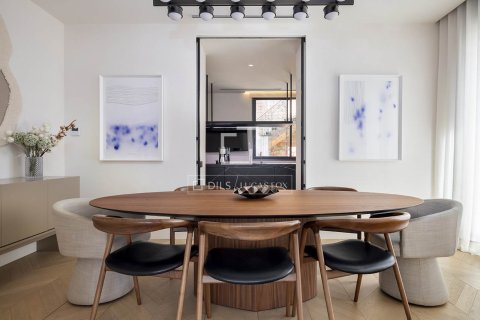 Villa for sale in Barcelona, Spain 5 bedrooms, 580 sq.m. No. 150261 - photo 9