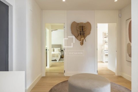 Villa for sale in Barcelona, Spain 5 bedrooms, 580 sq.m. No. 150261 - photo 29