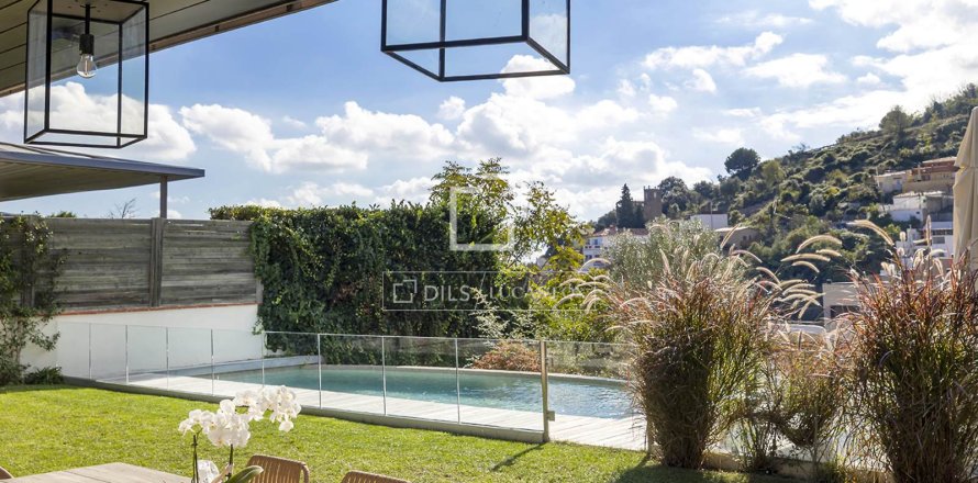 Villa in Barcelona, Spanien 5 Schlafzimmer, 580 m2 Nr. 150261