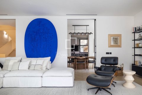 Villa for sale in Barcelona, Spain 5 bedrooms, 580 sq.m. No. 150261 - photo 8