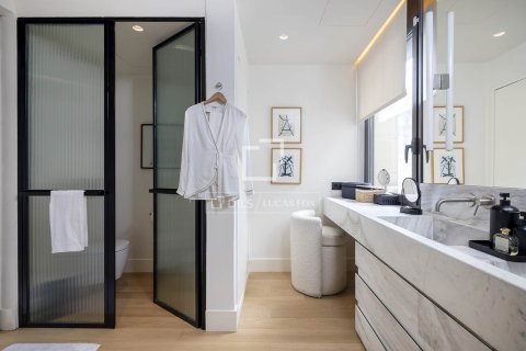 Villa for sale in Barcelona, Spain 5 bedrooms, 580 sq.m. No. 150261 - photo 23