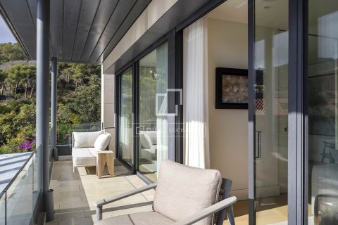 Villa for sale in Barcelona, Spain 5 bedrooms, 580 sq.m. No. 150261 - photo 18