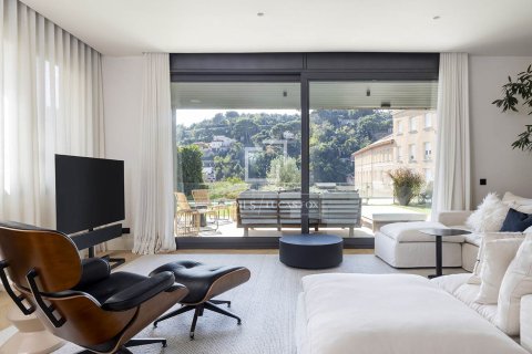 Villa for sale in Barcelona, Spain 5 bedrooms, 580 sq.m. No. 150261 - photo 5