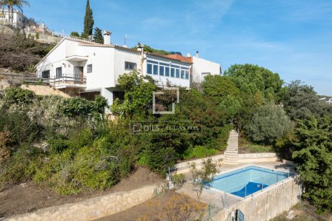 Villa for sale in Alella, Barcelona, Spain 3 bedrooms, 193 sq.m. No. 150260 - photo 2