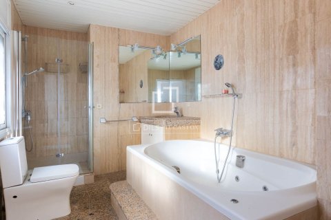 Villa for sale in Alella, Barcelona, Spain 3 bedrooms, 193 sq.m. No. 150260 - photo 16