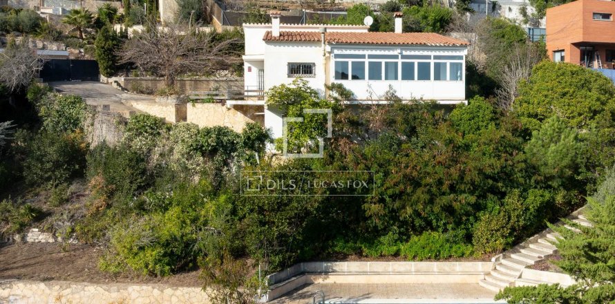 Villa in Alella, Barcelona, Spain 3 bedrooms, 193 sq.m. No. 150260