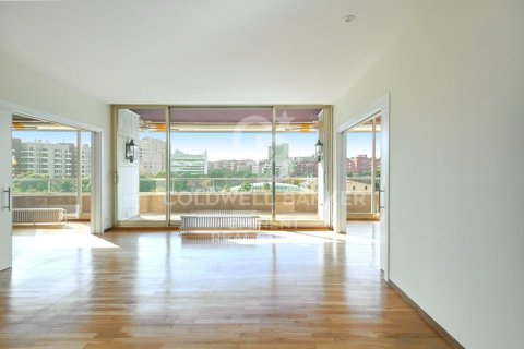 Huoneisto vuokrattavana Barcelona, Espanja, 5 makuuhuonetta, 250 m2 No. 160454 - kuva 3