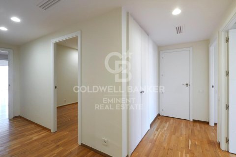 Apartment for rent in Barcelona, Spain 5 bedrooms, 250 sq.m. No. 160454 - photo 22