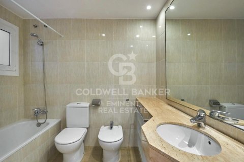 Apartment for rent in Barcelona, Spain 5 bedrooms, 250 sq.m. No. 160454 - photo 25