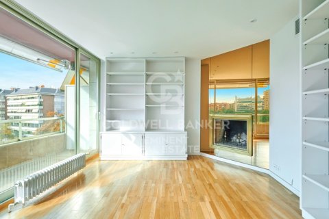 Huoneisto vuokrattavana Barcelona, Espanja, 5 makuuhuonetta, 250 m2 No. 160454 - kuva 5