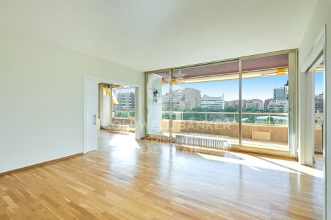 Huoneisto vuokrattavana Barcelona, Espanja, 5 makuuhuonetta, 250 m2 No. 160454 - kuva 2
